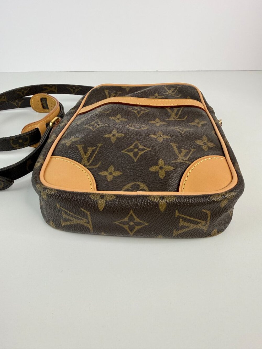 louis vuitton danube monogram - Picture 9 of 13